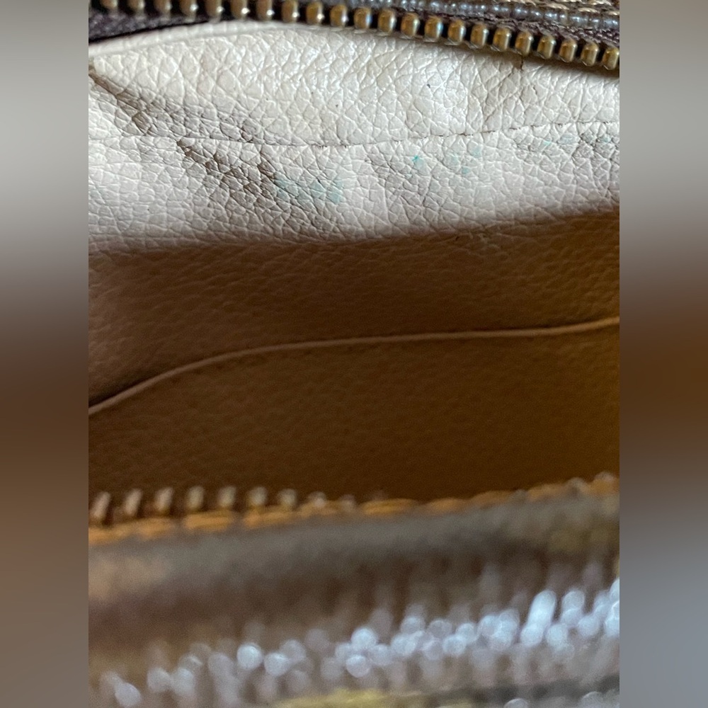 Louis Vuitton Trousse 23 Unisex Classic Monogram Canvas Cosmetic Bag | Vintage - Picture 14 of 17